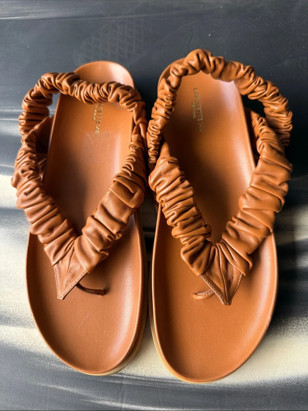Women's Ruched Thong Sandals - Cognac